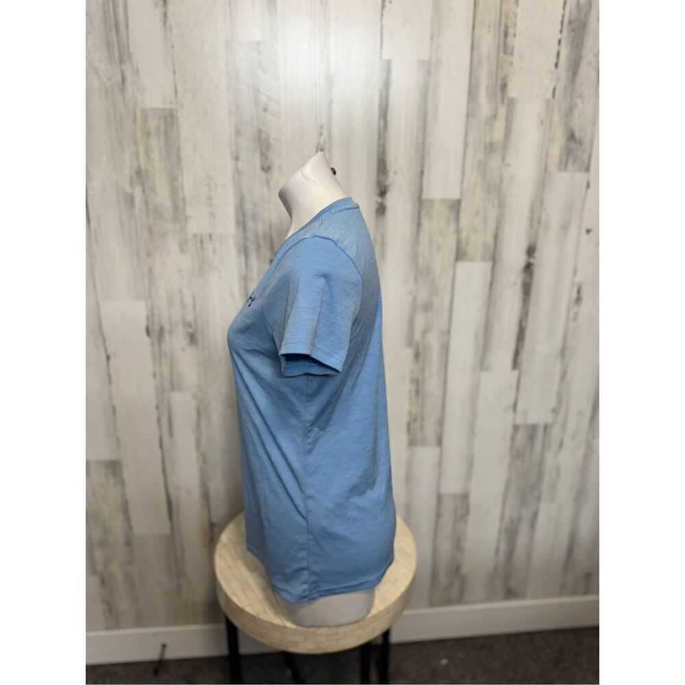Under Armour blue tee - Picture 5 of 10